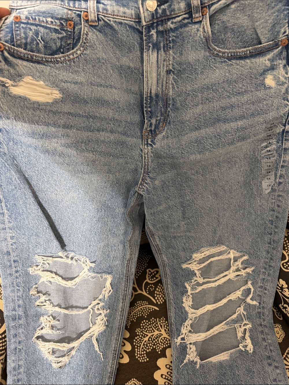 American Eagle Strigid Highest Rise Distressed Baggy Straight-Leg Jeans - Picture 3 of 5